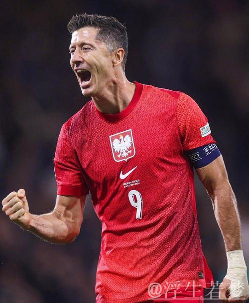 莱万“促使”国家队主帅离任 莱万“促使”国家队主帅离任