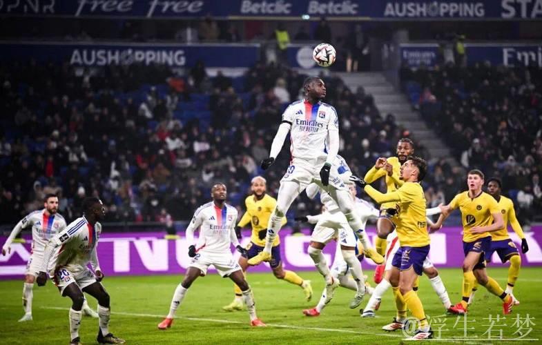 尼斯遭摩纳哥逆转 大巴黎提前夺冠希望落空 尼斯遭摩纳哥逆转 大巴黎提前夺冠希望落空